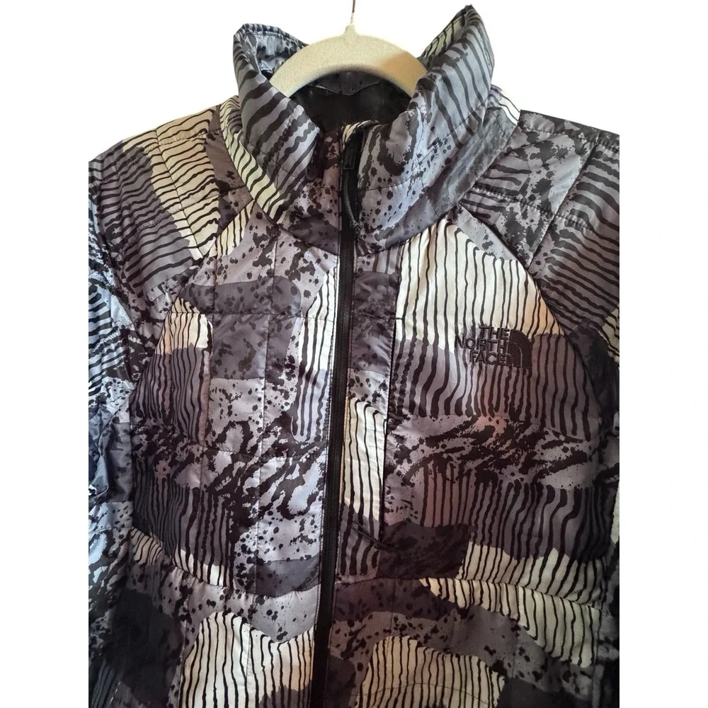 The North Face Men's Large Circaloft Grey Black Abstract Packable Light Jacket